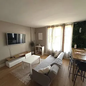 Superbe Duplex Avec Parking Gratuit Appartement